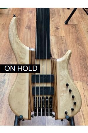 Merlos Trium Fretless 5 Merlos Trium Fretless 5